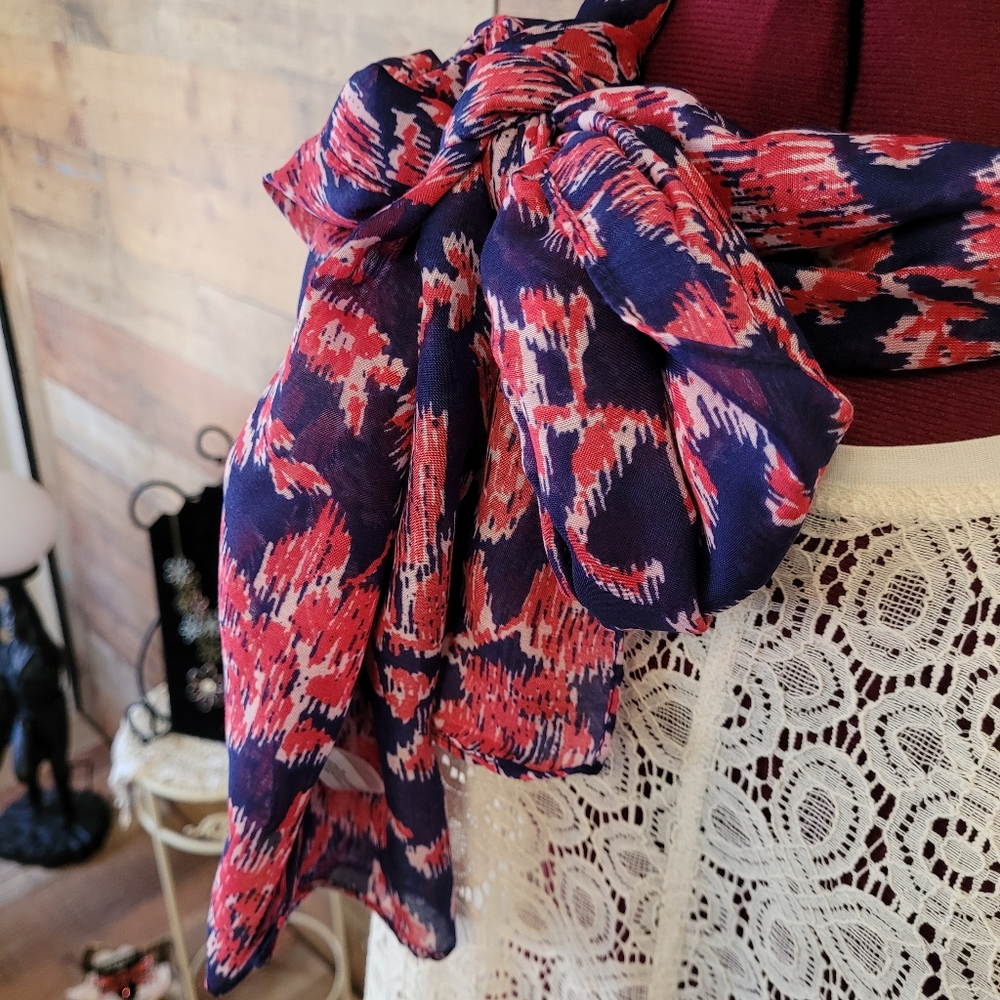 Avon blue floral scarve 💙